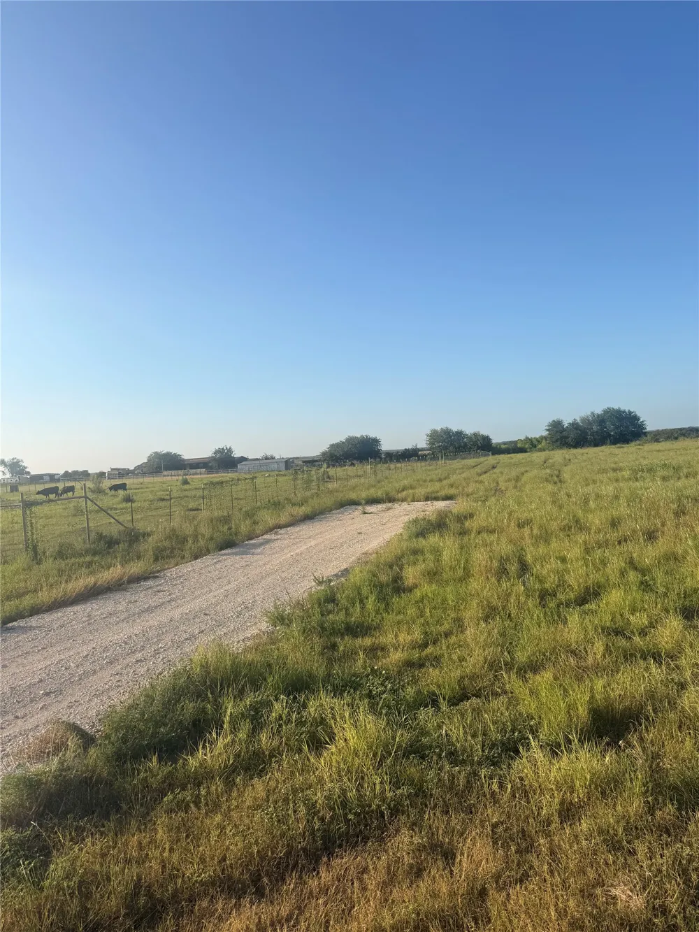437 CR 423 Taylor, TX 76574
