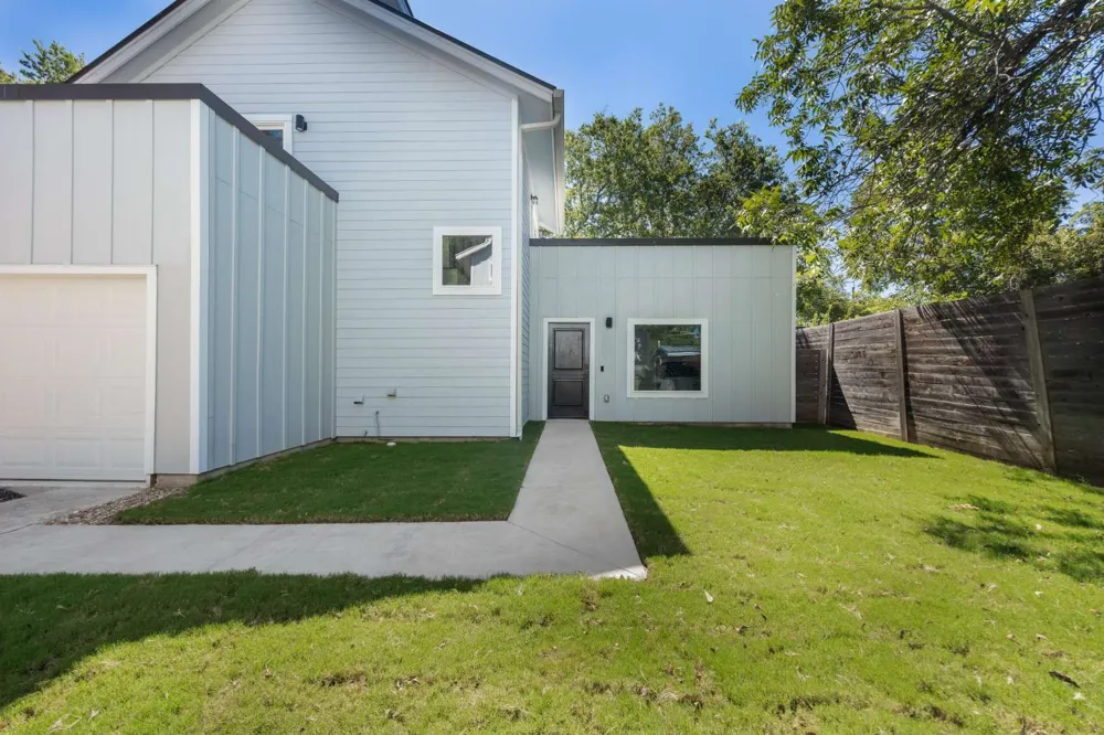 917 Vargas Road #B Austin, TX 78741