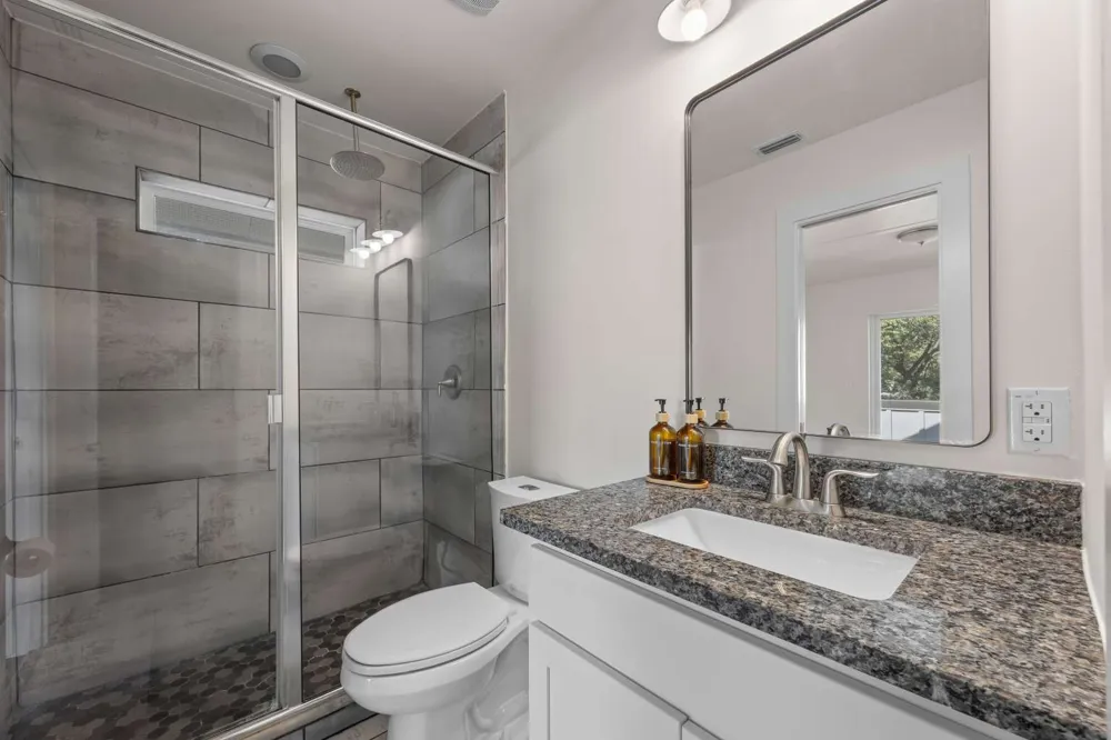 917 Vargas Road #B Austin, TX 78741