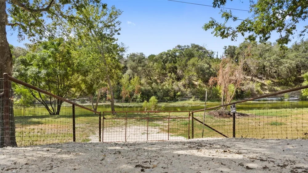 3764 Ranch Road 1623 Blanco, TX 78606
