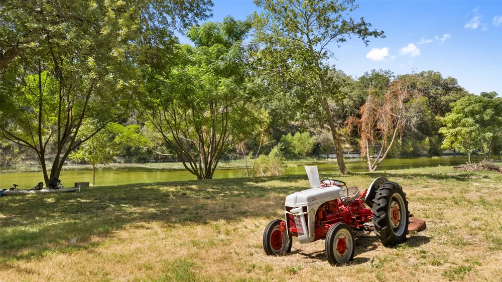 3764 Ranch Road 1623 Blanco, TX 78606