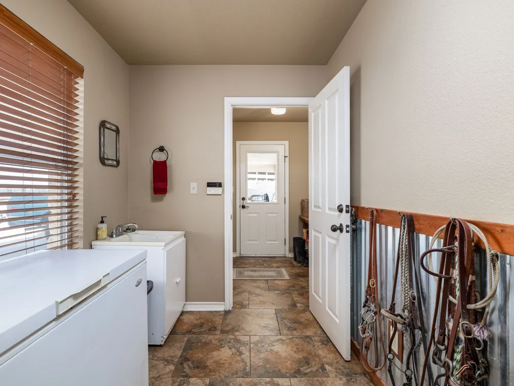 1801 County Road 470 Coupland, TX 78615