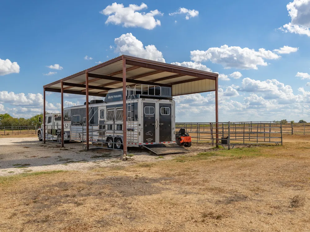 1801 County Road 470 Coupland, TX 78615