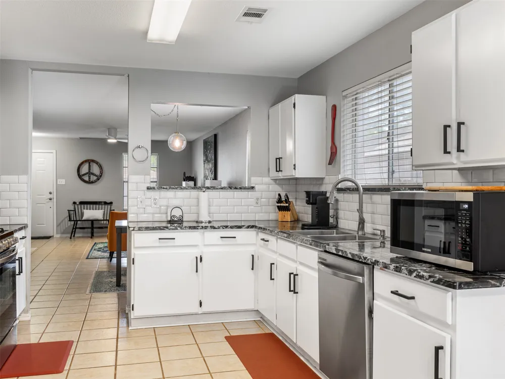 1104 Laurelleaf Drive Pflugerville, TX 78660