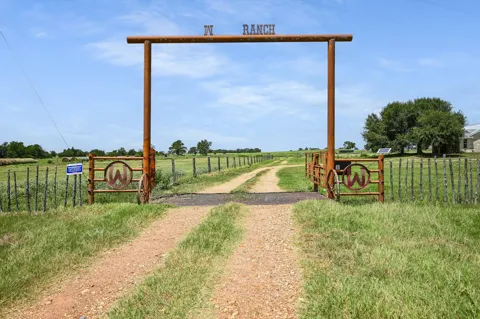 1170 Private Road 3241