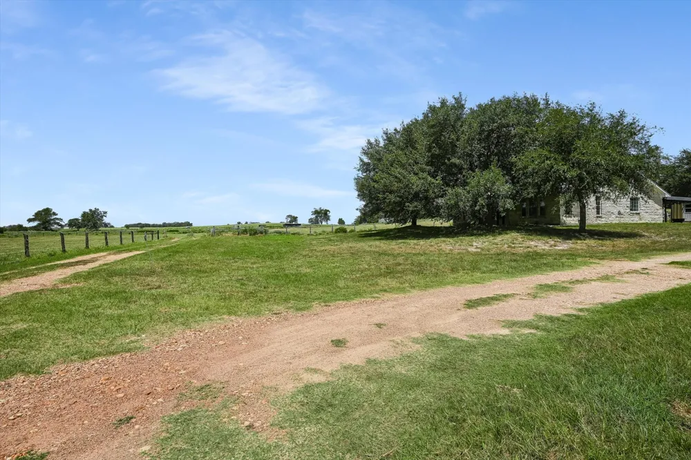 1170 Private Road 3241 Lincoln, TX 78948