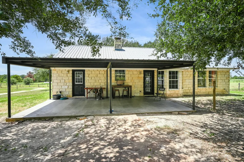 1170 Private Road 3241 Lincoln, TX 78948