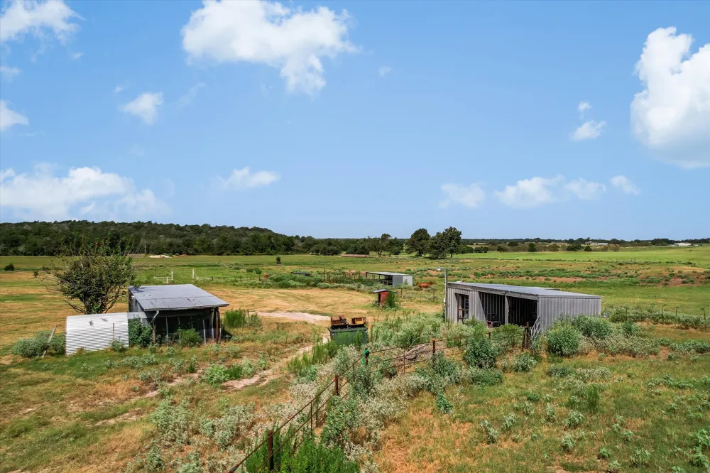 1170 Private Road 3241 Lincoln, TX 78948