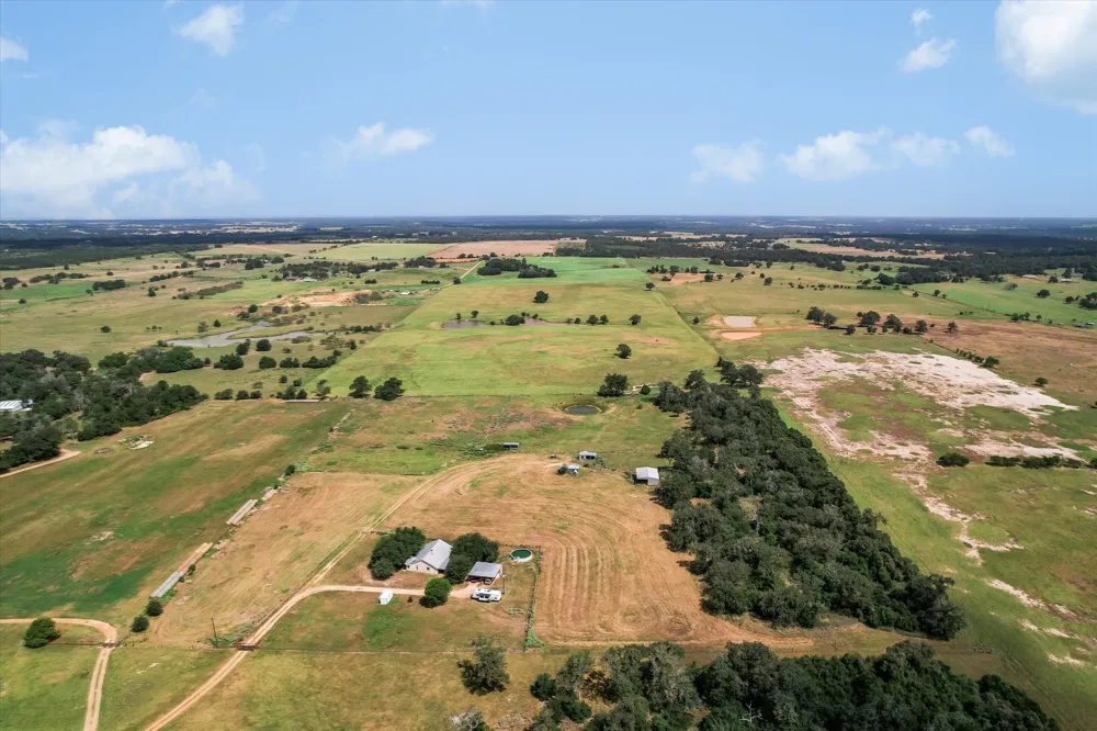 1170 Private Road 3241 Lincoln, TX 78948