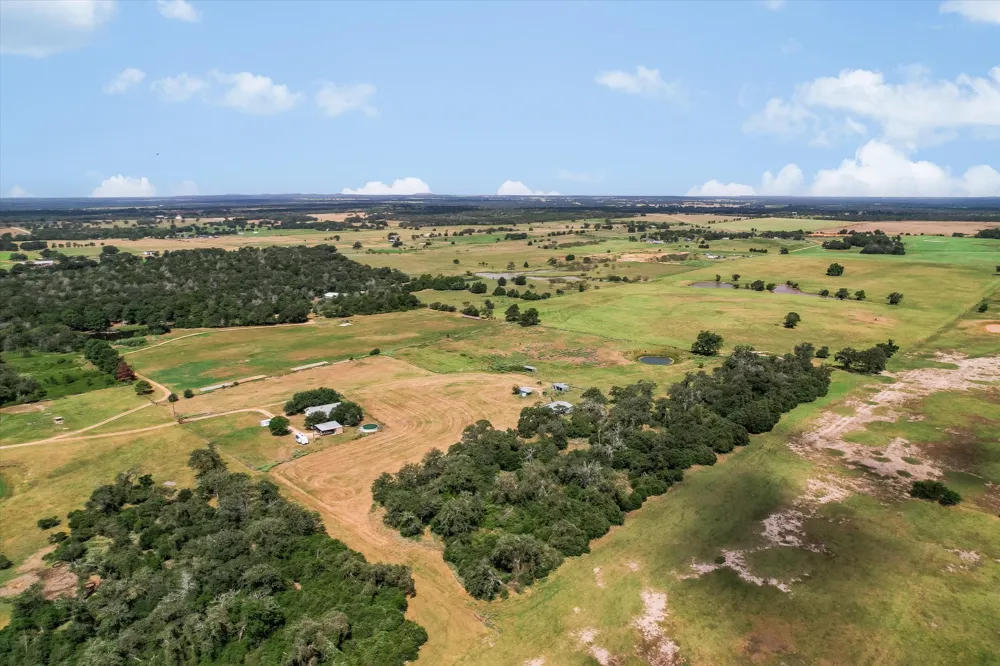 1170 Private Road 3241 Lincoln, TX 78948