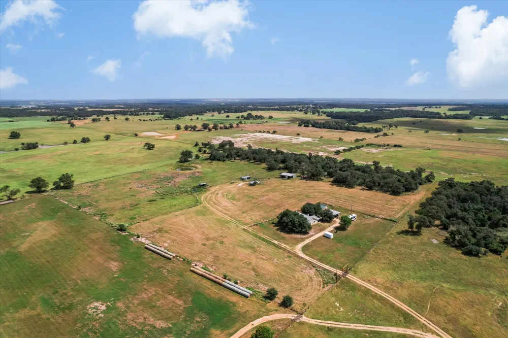 1170 Private Road 3241 Lincoln, TX 78948