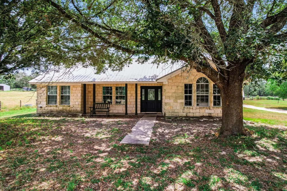 1170 Private Road 3241 Lincoln, TX 78948