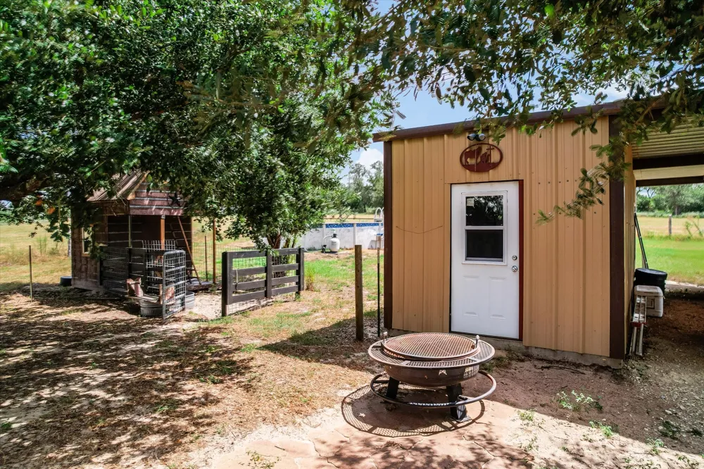 1170 Private Road 3241 Lincoln, TX 78948