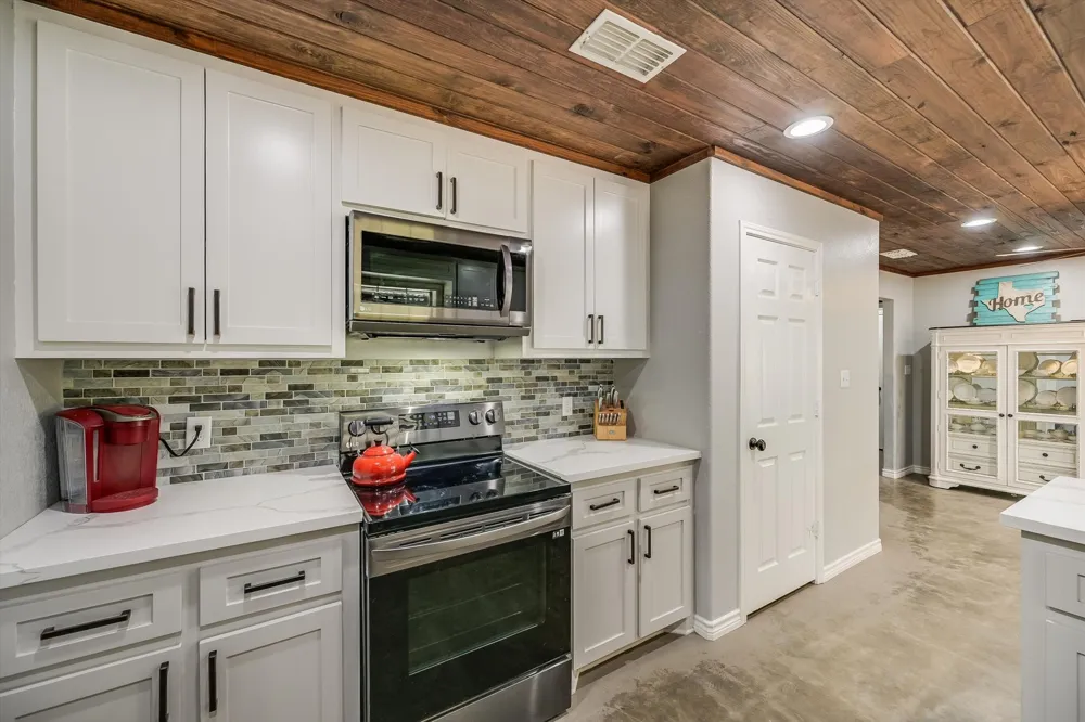 1170 Private Road 3241 Lincoln, TX 78948