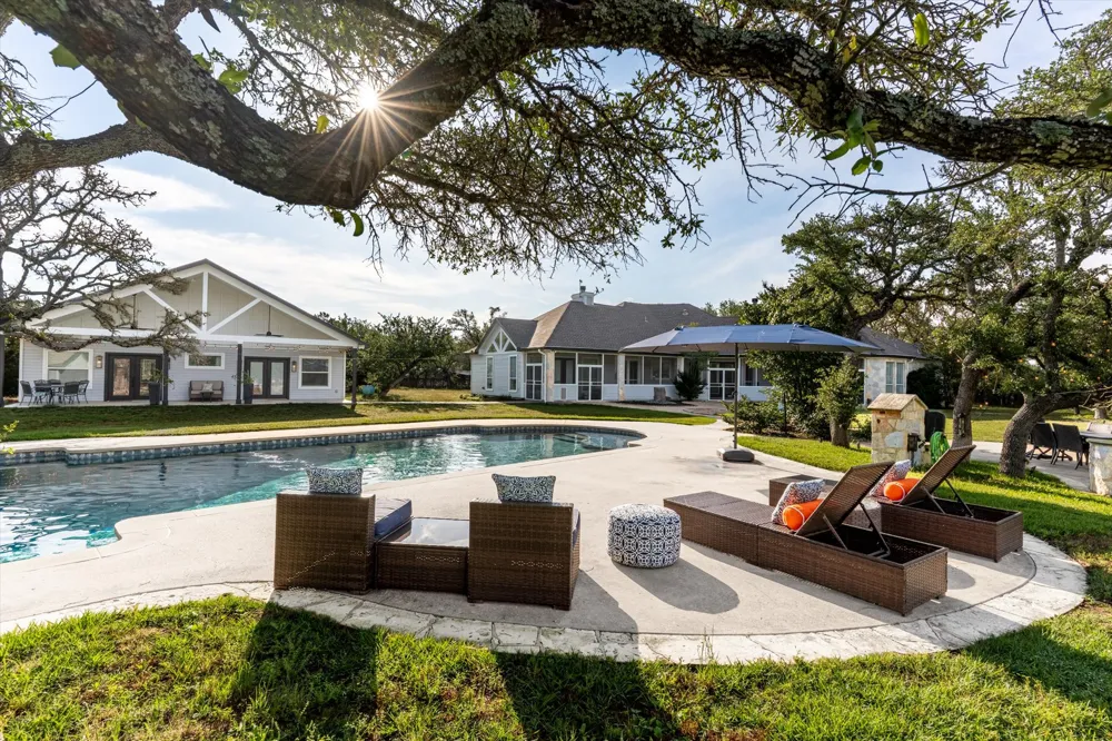 101 Sundance Trail Dripping Springs, TX 78620