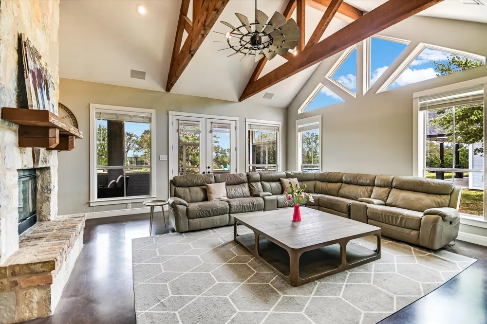 101 Sundance Trail Dripping Springs, TX 78620