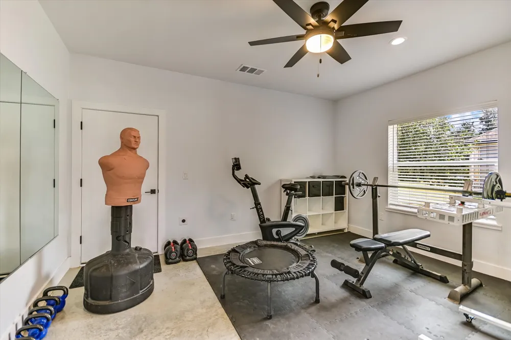 101 Sundance Trail Dripping Springs, TX 78620