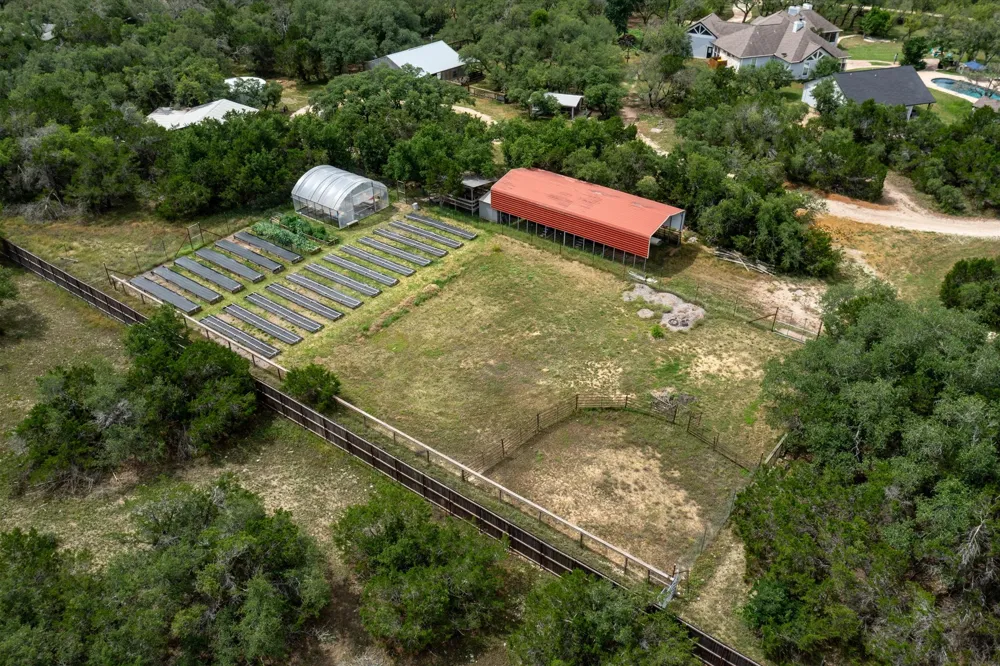 101 Sundance Trail Dripping Springs, TX 78620