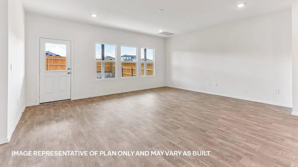 12117 Silverston Tree Bend Mustang Ridge, TX 78610