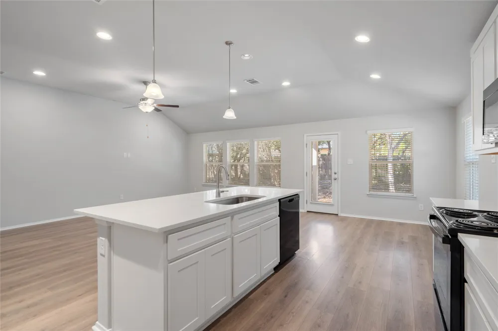 20004 Lee Lane Lago Vista, TX 78645