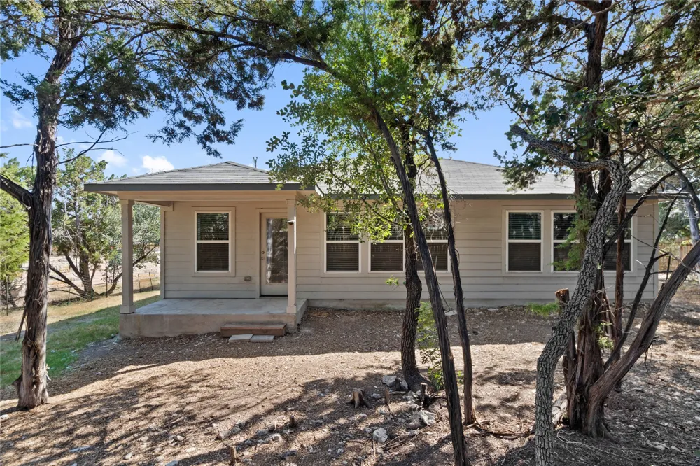 20004 Lee Lane Lago Vista, TX 78645