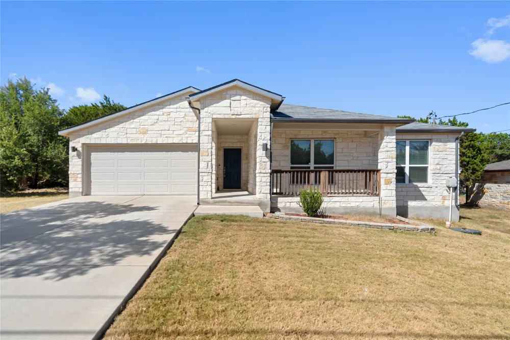20004 Lee Lane Lago Vista, TX 78645