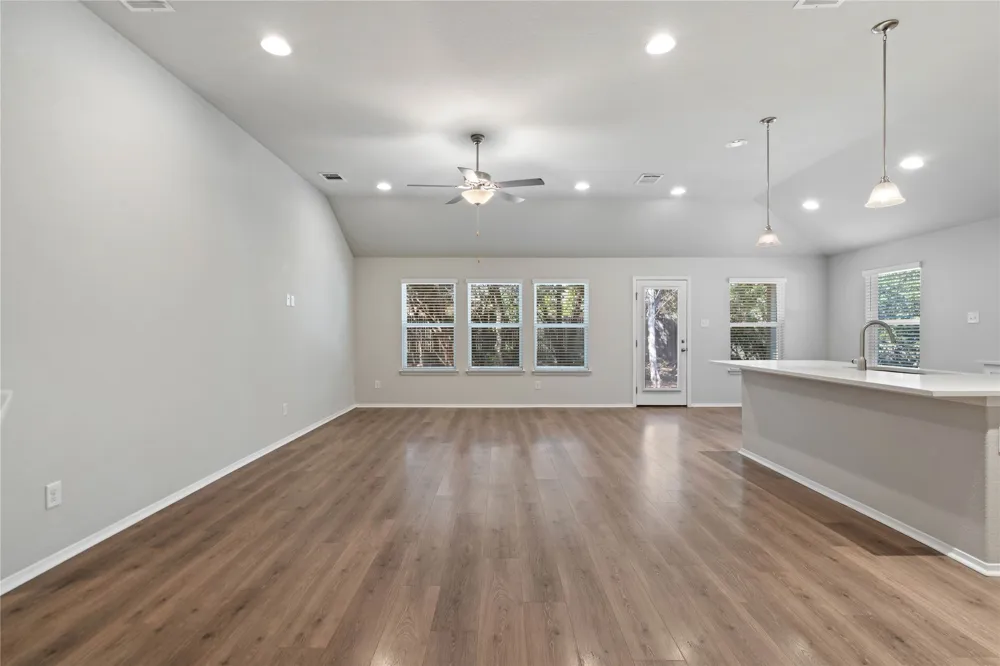 20004 Lee Lane Lago Vista, TX 78645