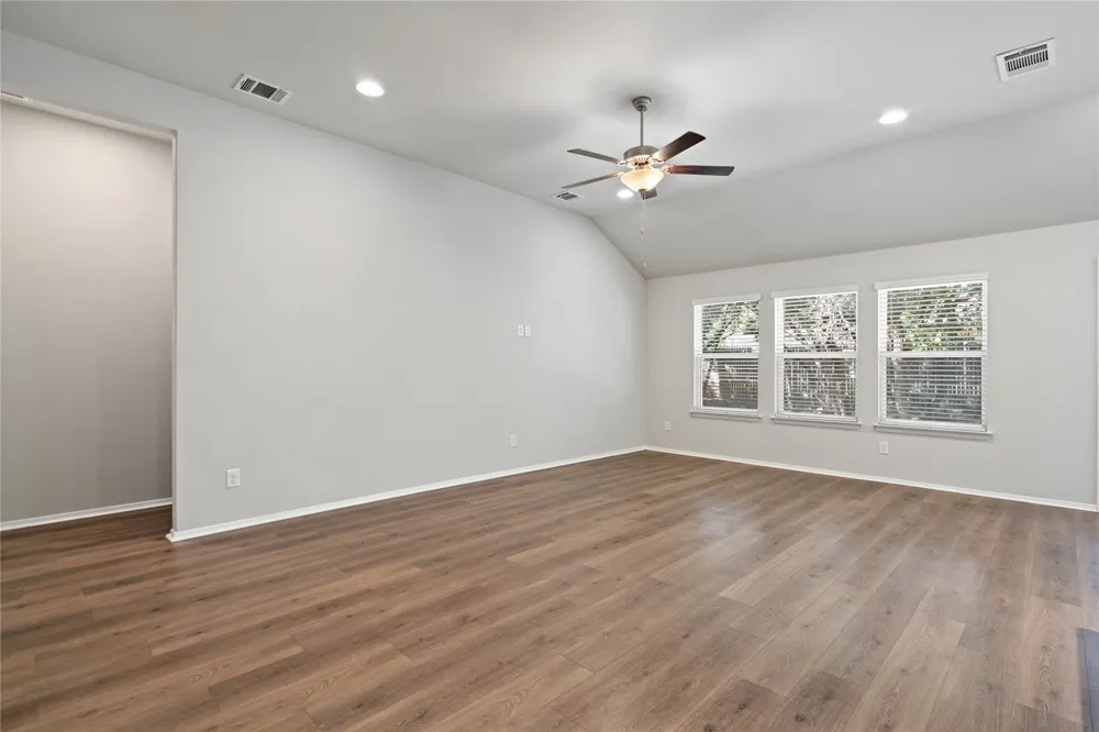 20004 Lee Lane Lago Vista, TX 78645