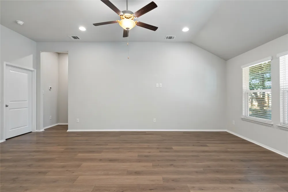 20004 Lee Lane Lago Vista, TX 78645