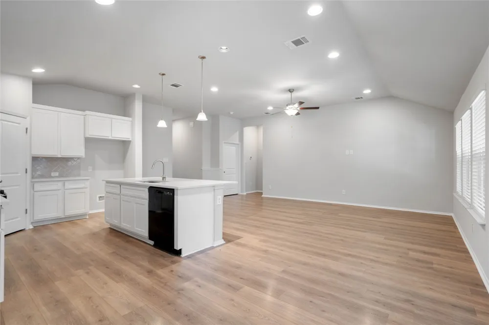 20004 Lee Lane Lago Vista, TX 78645