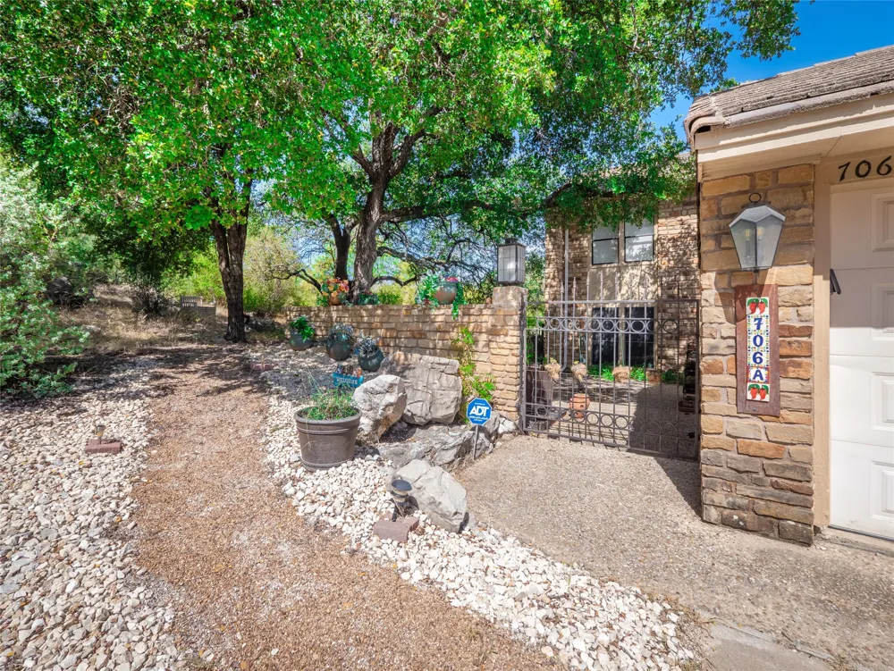 706 Clayton Nolen Drive Horseshoe Bay, TX 78657
