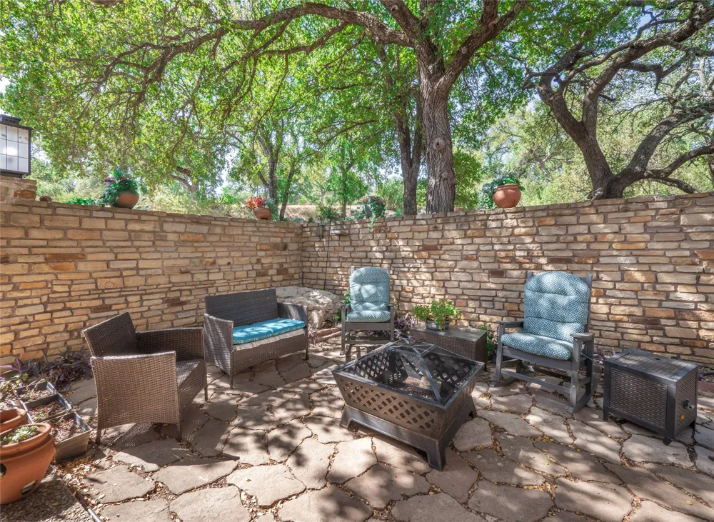 706 Clayton Nolen Drive Horseshoe Bay, TX 78657