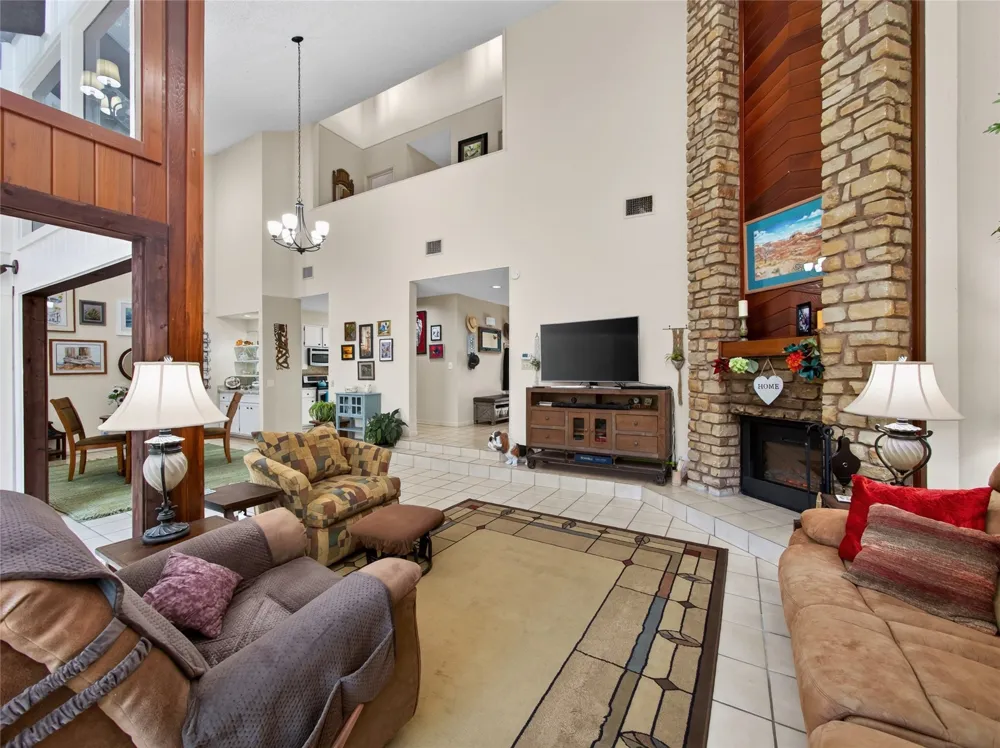 706 Clayton Nolen Drive Horseshoe Bay, TX 78657