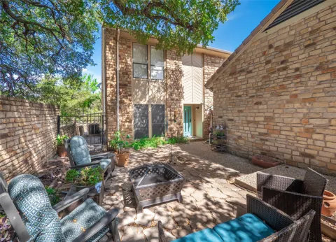 706 Clayton Nolen Drive