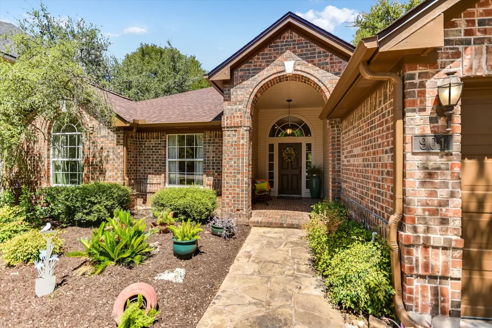 901 Rock Spring Cove Round Rock, TX 78681