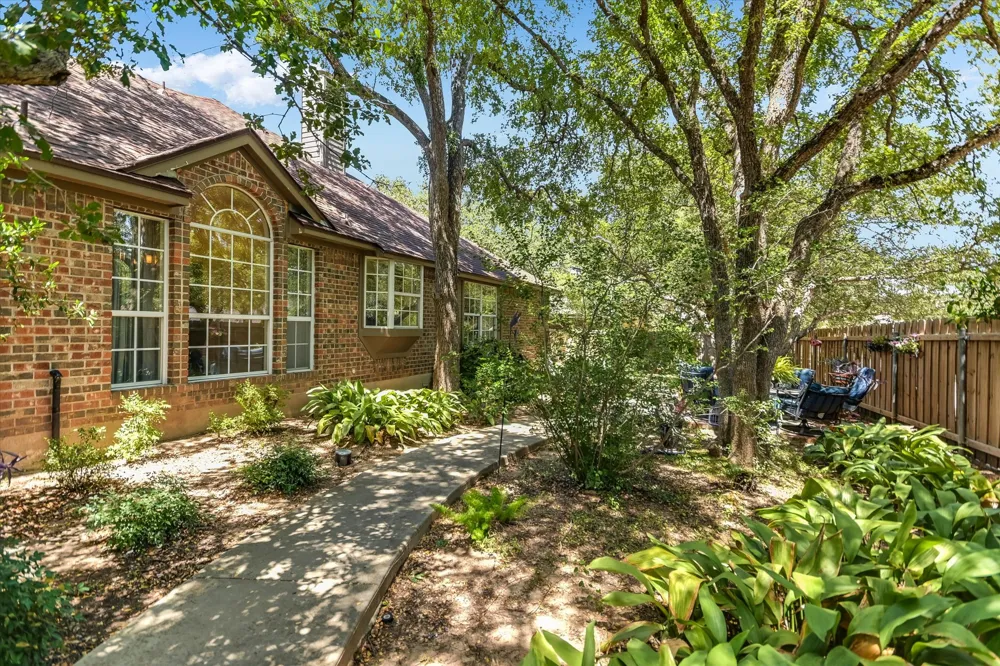 901 Rock Spring Cove Round Rock, TX 78681