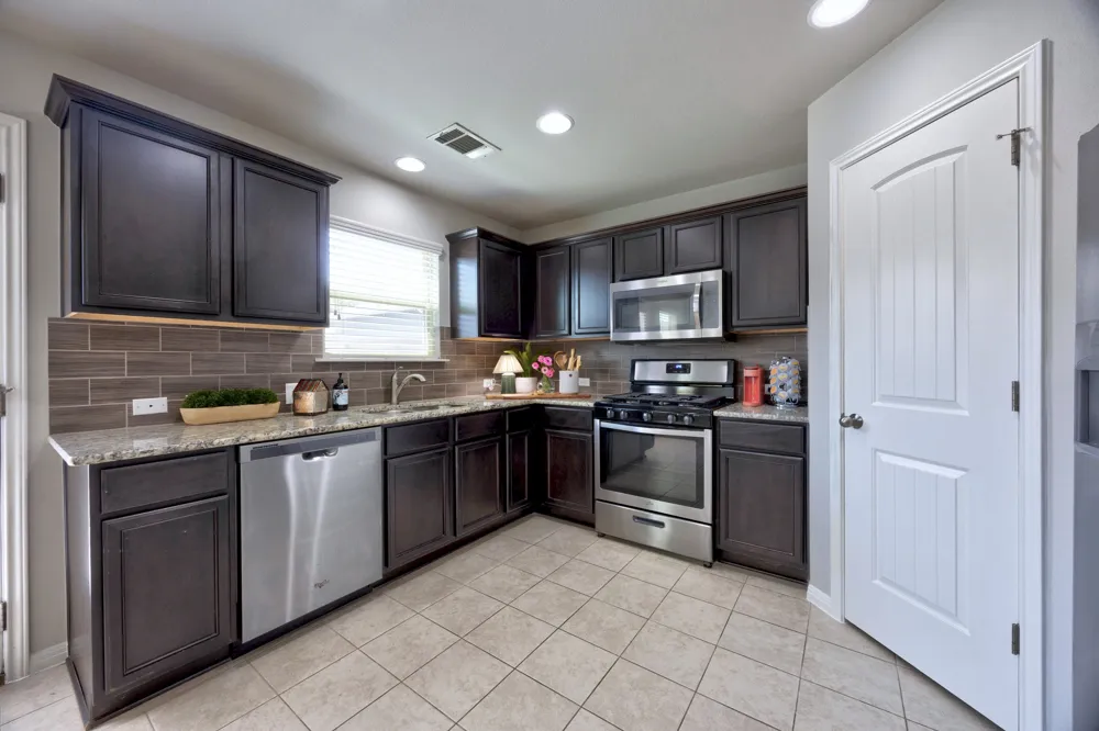 444 S Brook Drive Leander, TX 78641