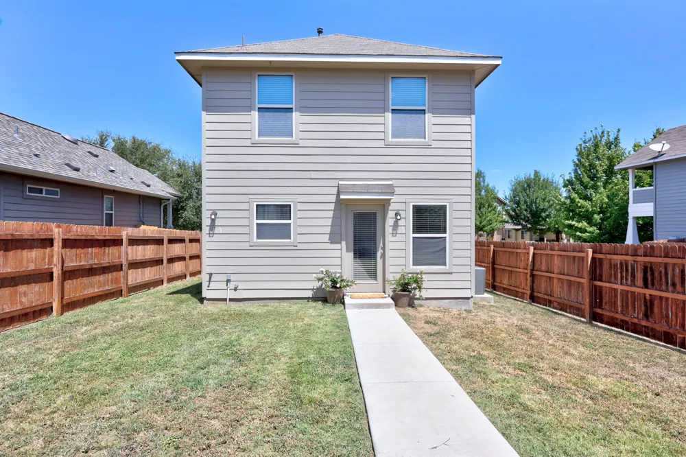 444 S Brook Drive Leander, TX 78641