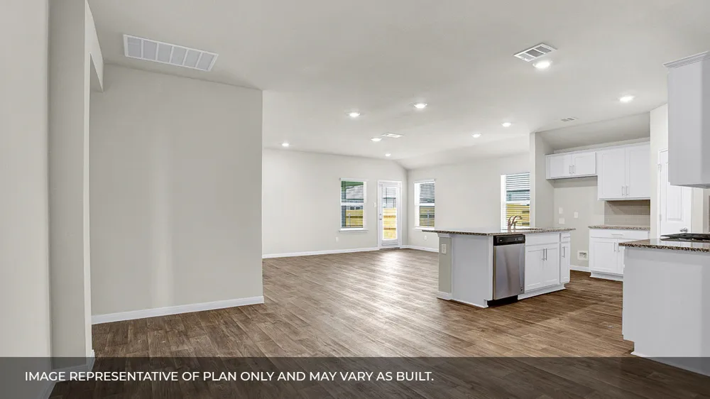 12113 Silverston Tree Bend Mustang Ridge, TX 78610