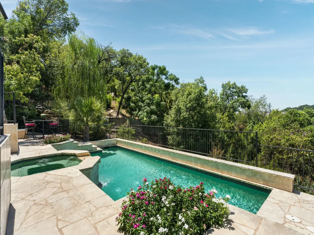 5708 Long Court Austin, TX 78730