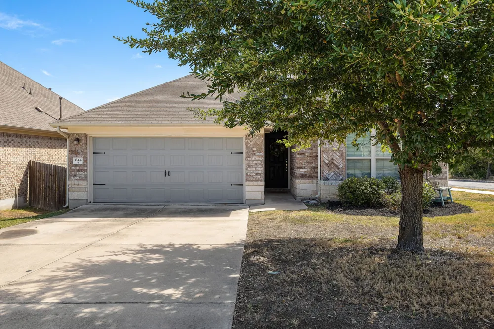 644 Peregrine Way Leander, TX 78641