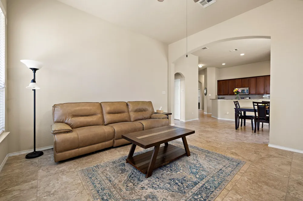 644 Peregrine Way Leander, TX 78641