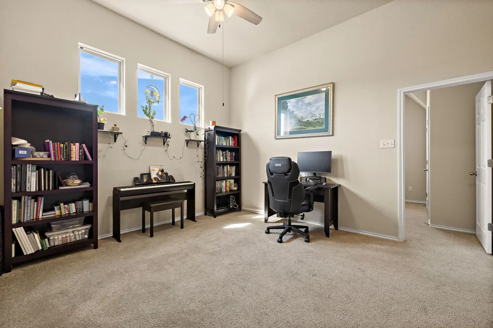 644 Peregrine Way Leander, TX 78641