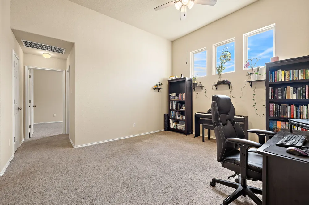 644 Peregrine Way Leander, TX 78641