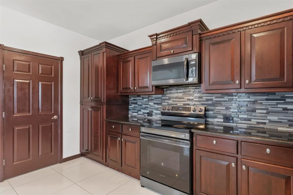 1206 Walter Hoffman Road Cedar Creek, TX 78612