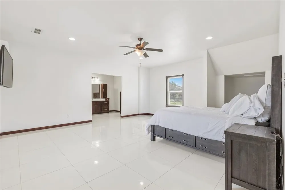 1206 Walter Hoffman Road Cedar Creek, TX 78612