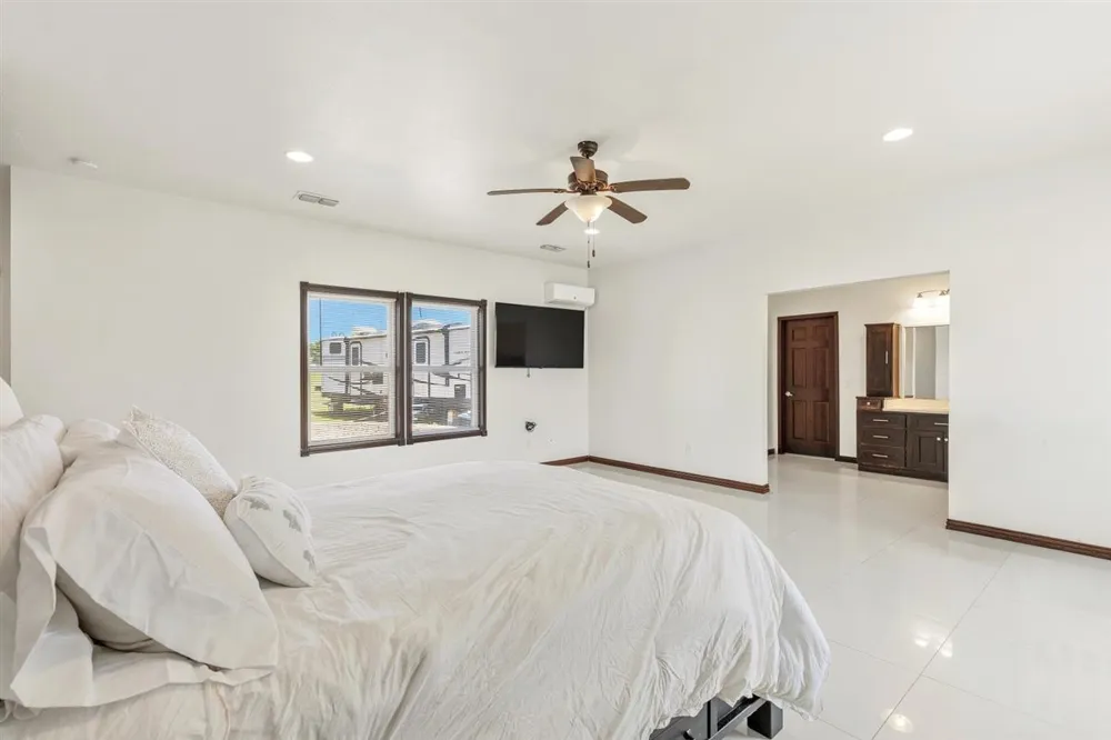 1206 Walter Hoffman Road Cedar Creek, TX 78612