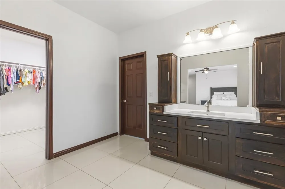 1206 Walter Hoffman Road Cedar Creek, TX 78612