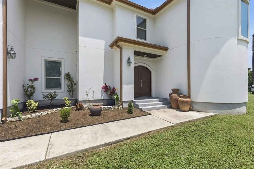 1206 Walter Hoffman Road Cedar Creek, TX 78612