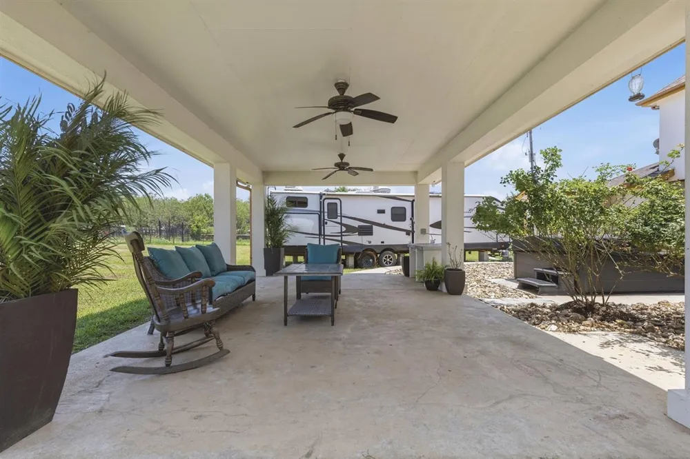 1206 Walter Hoffman Road Cedar Creek, TX 78612